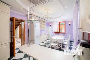 Дом 960м², 3-этажный, посуточно,