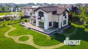 Дом 300м², 2-этажный, на длительный срок,