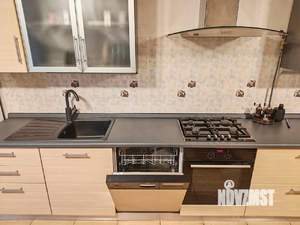 Дом 300м², 2-этажный, на длительный срок,