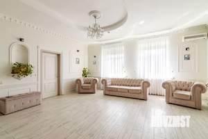 Дом 700м², 3-этажный, посуточно,