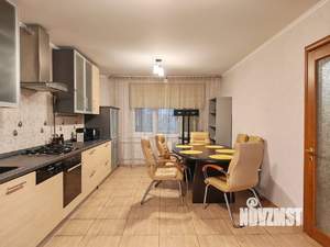 Дом 300м², 2-этажный, на длительный срок,