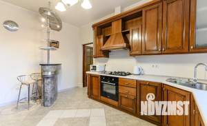 Дом 700м², 3-этажный, посуточно,