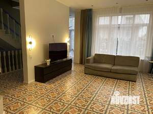 Дом 430м², 2-этажный, на длительный срок,