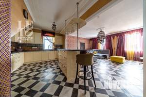 Дом 350м², 2-этажный, на длительный срок,