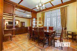 Дом 830м², 3-этажный, на длительный срок,