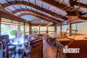 Дом 1200м², 3-этажный, посуточно,