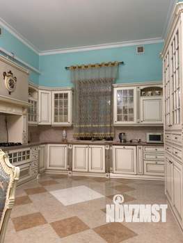 Дом 750м², 4-этажный, на длительный срок,