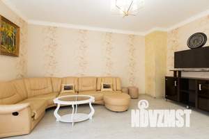 Дом 420м², 3-этажный, посуточно,