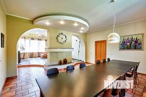 Дом 696м², 3-этажный, посуточно,