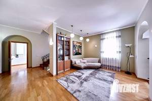 Дом 696м², 3-этажный, посуточно,