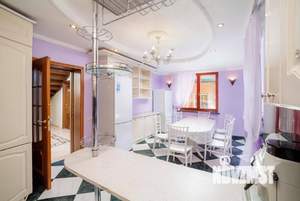 Дом 960м², 3-этажный, посуточно,