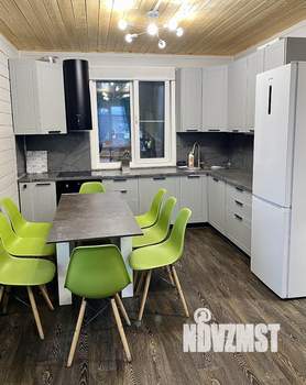 Дом 98м², 2-этажный, на длительный срок,