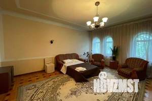 Дом 450м², 2-этажный, посуточно,