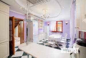 Дом 950м², 3-этажный, посуточно,