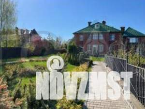 Дом 429м², 3-этажный, участок 4 сот.