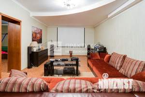 Дом 800м², 4-этажный, участок 20 сот.