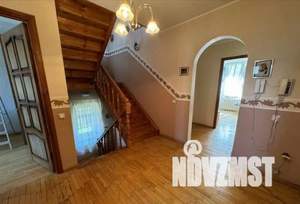 Дом 393м², 3-этажный, участок 10 сот.