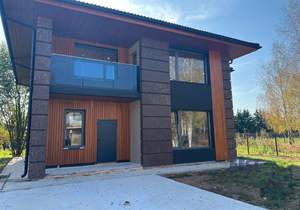 Дом 221м², 2-этажный, участок 9 сот.