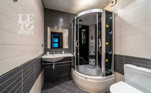 Дом 220м², 5-этажный, участок 2 сот.