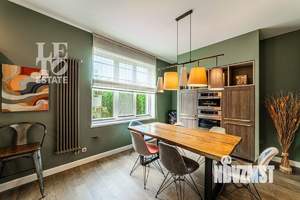 Дом 175м², 2-этажный, участок 5 сот.