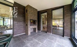 Дом 950м², 3-этажный, участок 33 сот.