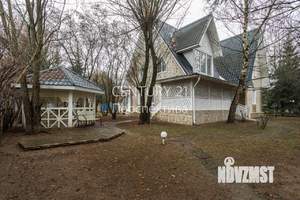 Дом 210м², 3-этажный, участок 16 сот.