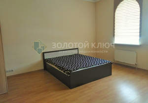 Дом 614м², 3-этажный, участок 12 сот.