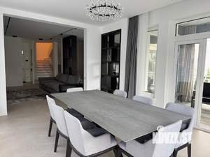 Дом 420м², 3-этажный, участок 8 сот.