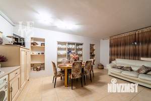 Дом 164м², 5-этажный, участок 2 сот.