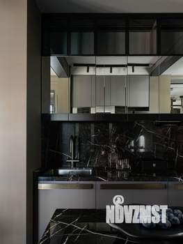 Коттедж 549м², 3-этажный, участок 35 сот.