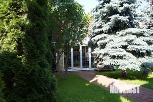 Дом 640м², 3-этажный, участок 10 сот.