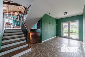 Дом 328м², 3-этажный, участок 10 сот.