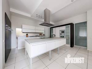 Дом 644м², 4-этажный, участок 19 сот.