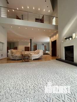 Дом 644м², 3-этажный, участок 19 сот.