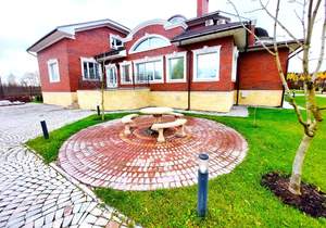 Дом 1110м², 4-этажный, участок 26 сот.