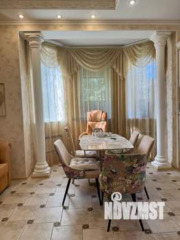 Дом 298м², 3-этажный, участок 11 сот.