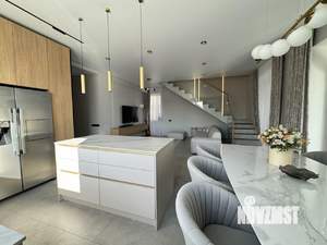 Дом 205м², 2-этажный, участок 6 сот.