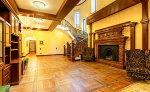 Дом 980м², 4-этажный, участок 61 сот.