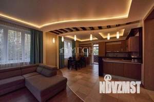 Коттедж 320м², 2-этажный, участок 6 сот.