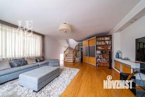 Дом 164м², 5-этажный, участок 2 сот.