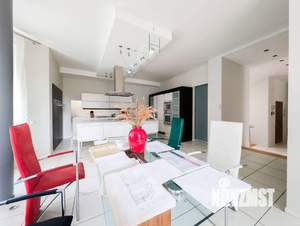 Дом 644м², 4-этажный, участок 19 сот.