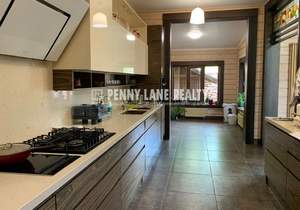 Дом 600м², 2-этажный, участок 25 сот.