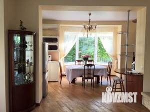 Таунхаус 250м², 3-этажный, участок 6 сот.