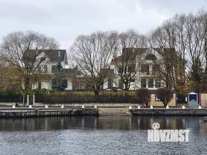 Коттедж 1300м², 3-этажный, участок 60 сот.