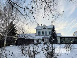 Коттедж 1300м², 3-этажный, участок 60 сот.