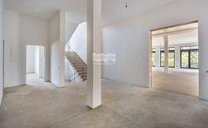 Дом 840м², 2-этажный, участок 43 сот.