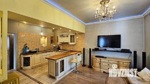 Дом 360м², 4-этажный, участок 10 сот.