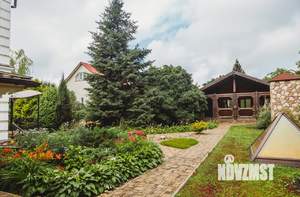 Дом 834м², 3-этажный, участок 18 сот.