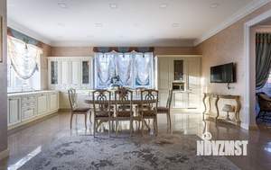 Дом 294м², 2-этажный, участок 15 сот.