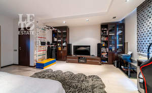 Дом 220м², 5-этажный, участок 2 сот.